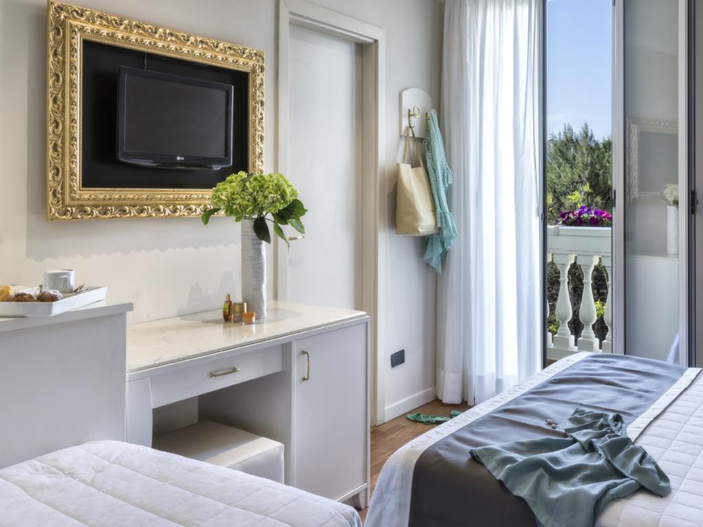 Novecento Suite Hotel Riccione Kültér fotó