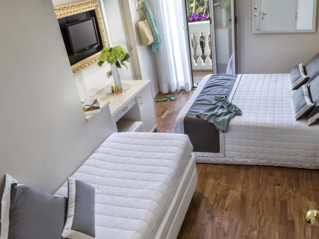 Novecento Suite Hotel Riccione Kültér fotó