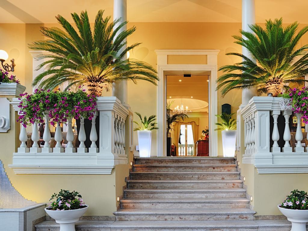 Novecento Suite Hotel Riccione Kültér fotó