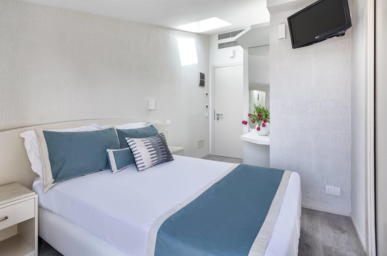 Novecento Suite Hotel Riccione Kültér fotó