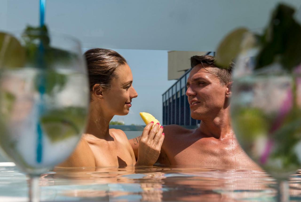 Novecento Suite Hotel Riccione Kültér fotó