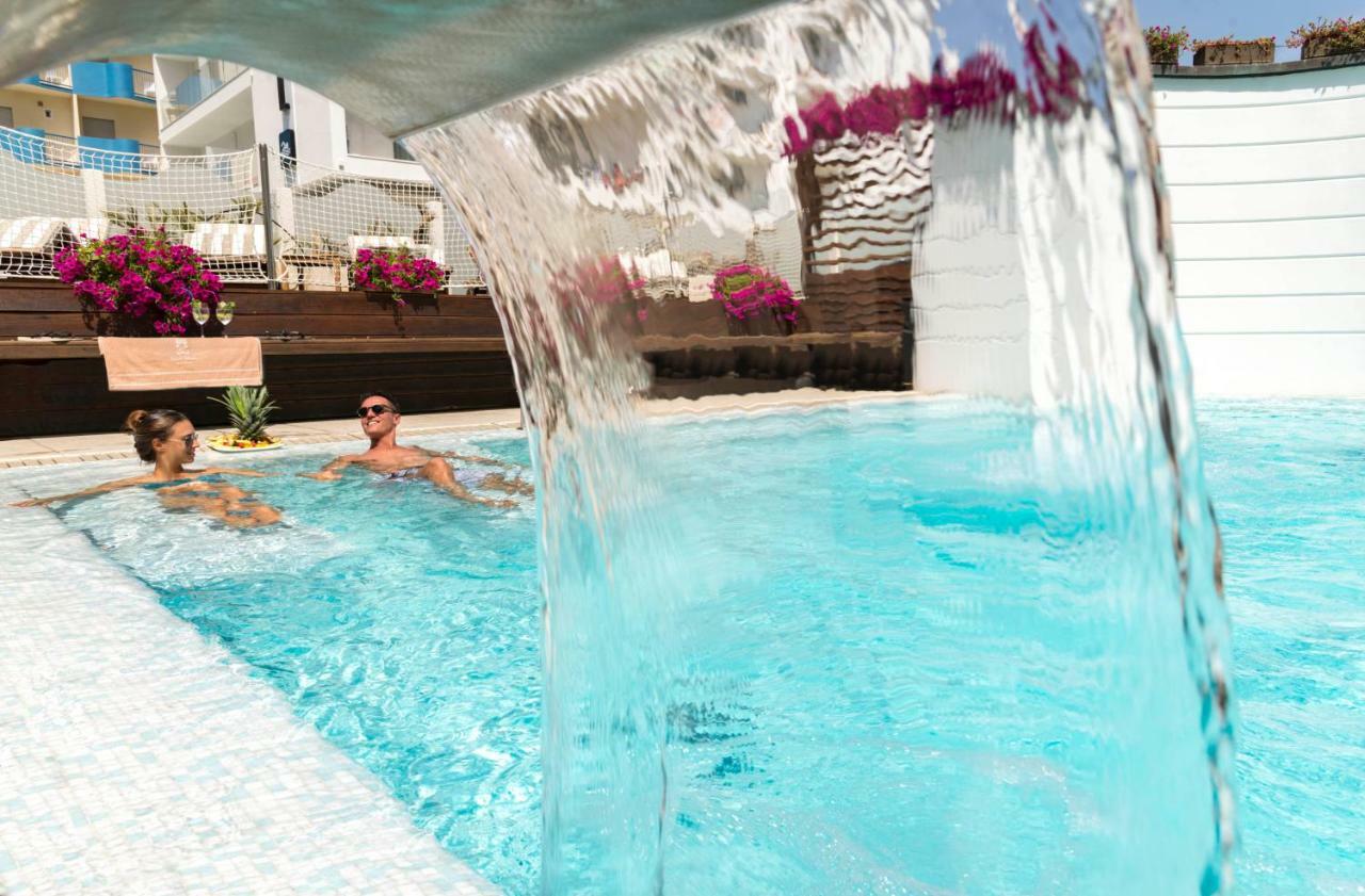 Novecento Suite Hotel Riccione Kültér fotó